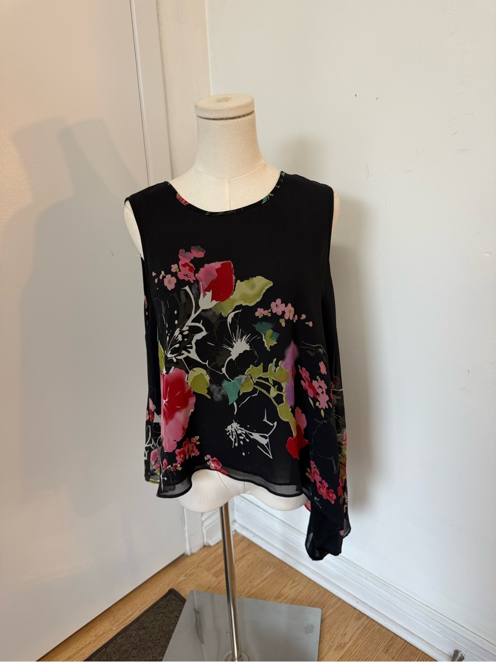 Black Floral Sleeveless Chiffon Camisole
